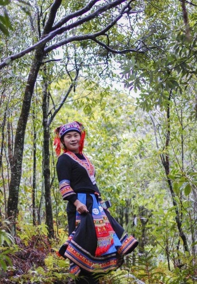 上升的五彩石